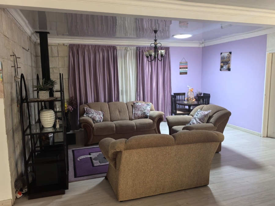 4 Bedroom Property for Sale in Pellissier Free State